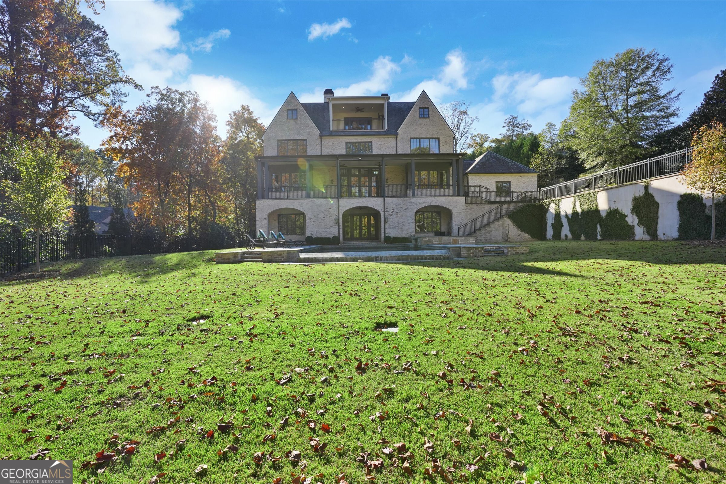 Tuxedo Park - Residential