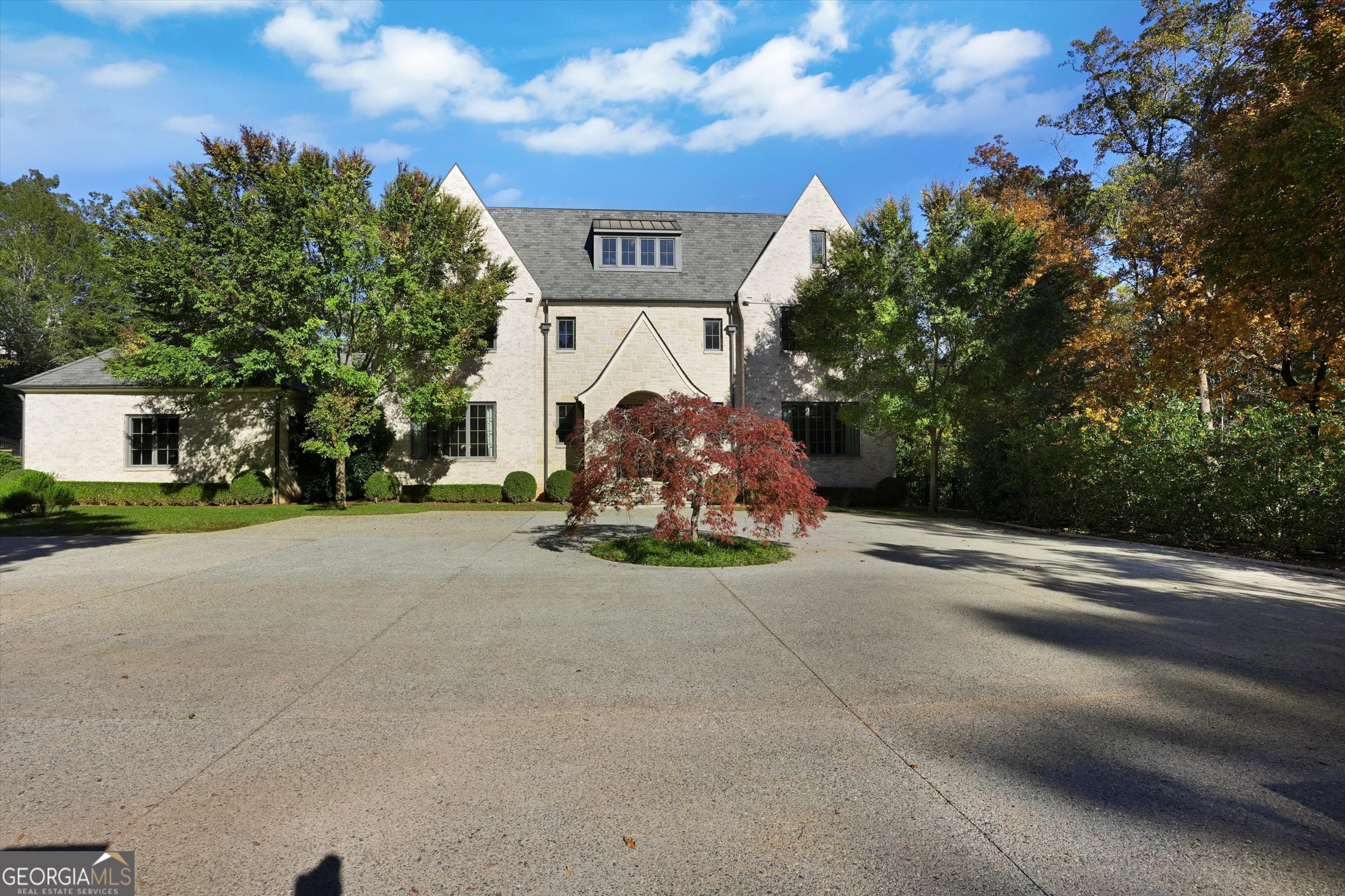 Tuxedo Park - Residential