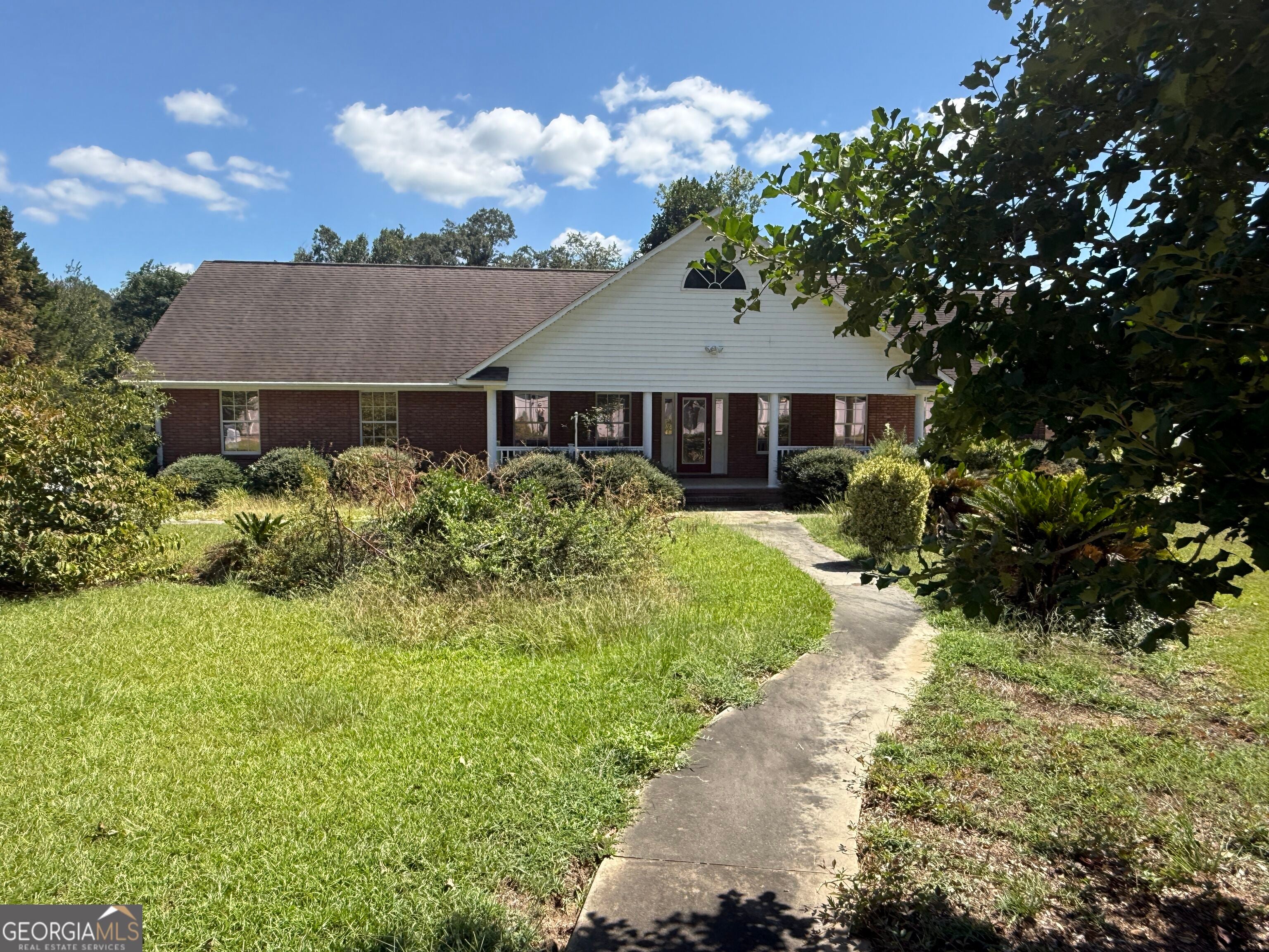 201 Strawberry CIR