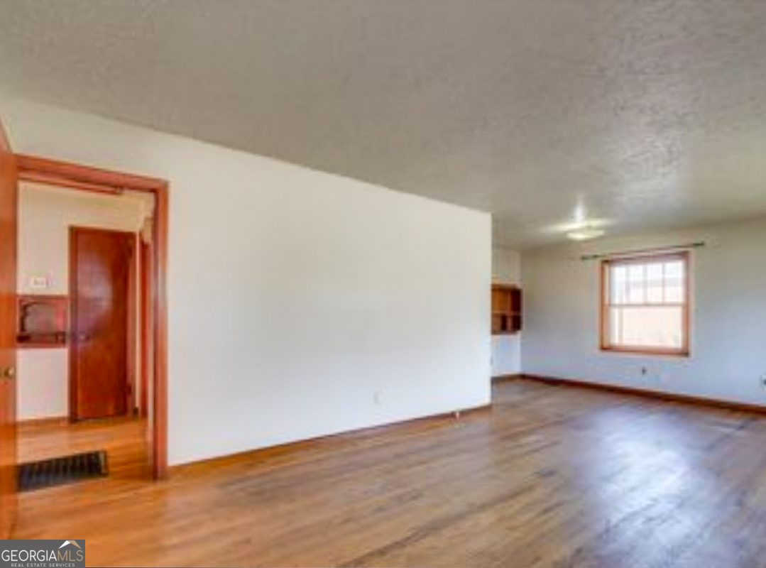 2148 Eastside CT