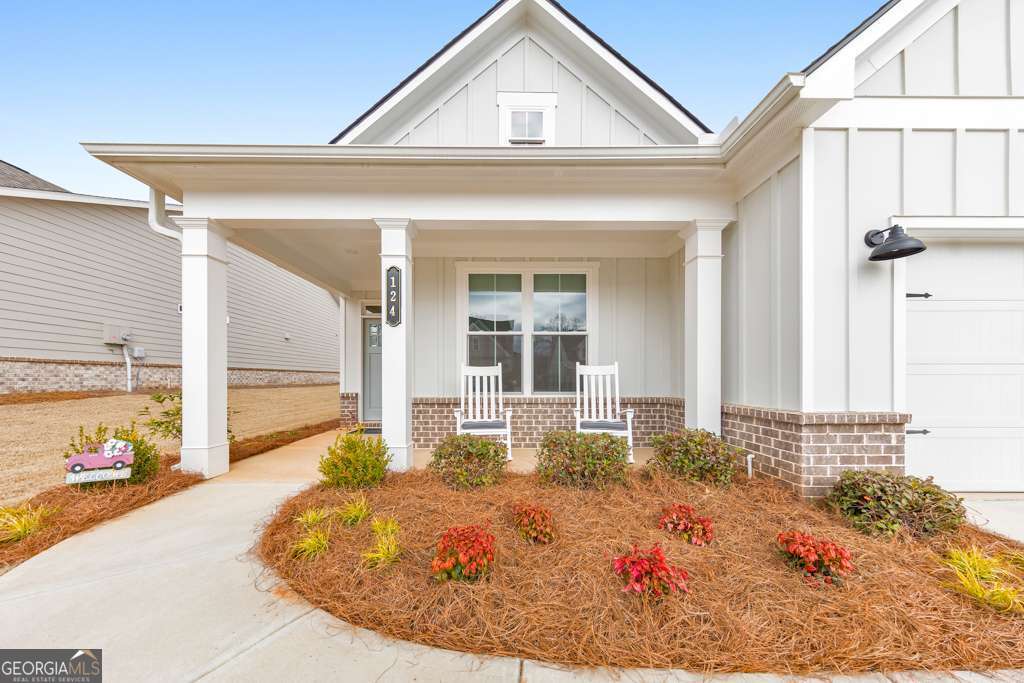 124 Redford LN