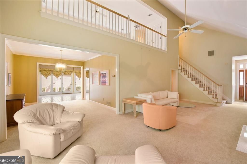 4590 Village DR