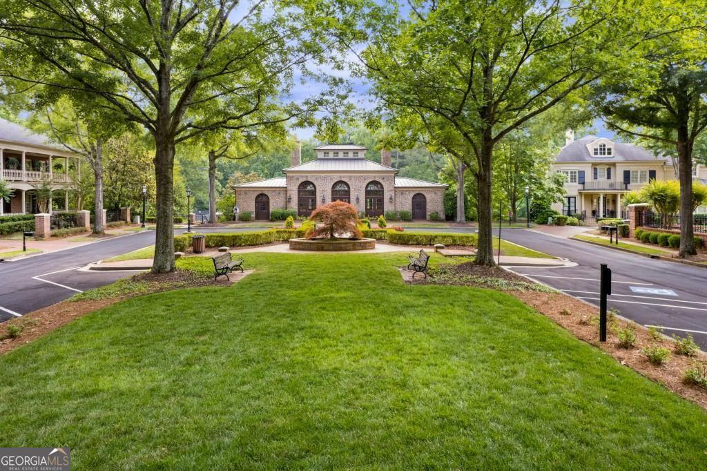 3119 W Addison DR