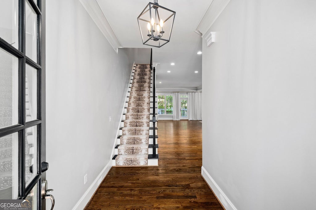 Photo of 5492 Glenridge Drive #544, Sandy Springs, GA 30342 (MLS # 10850701)