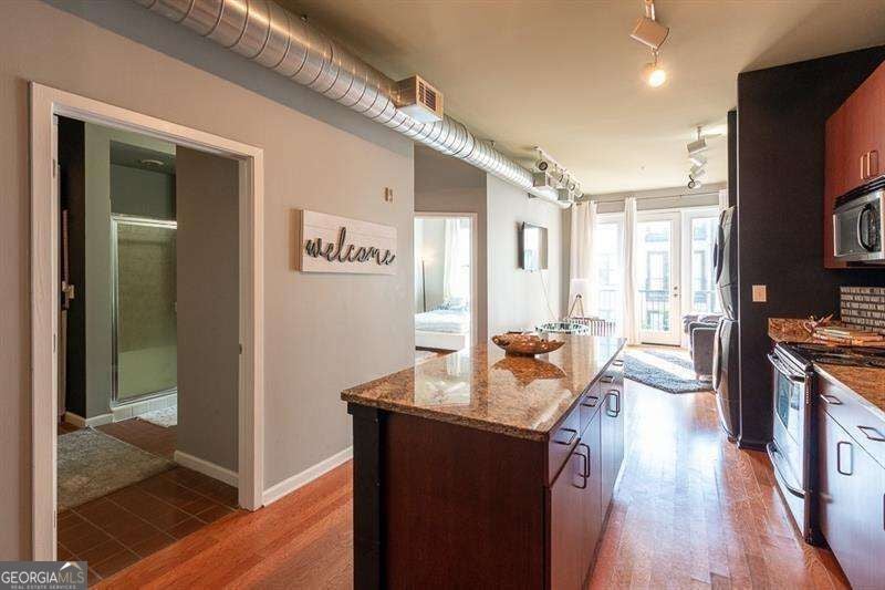 5300 PEACHTREE RD 2110