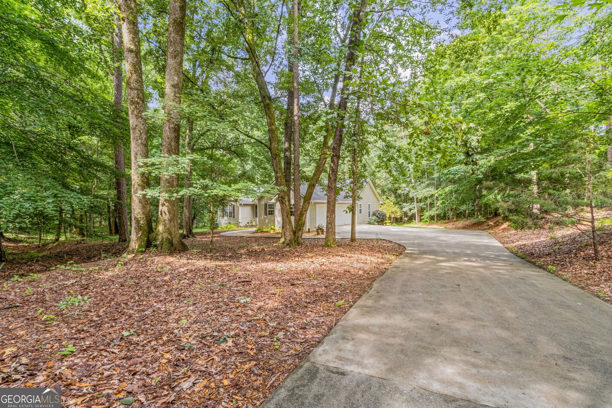 1221 Hidden Lakes TRL