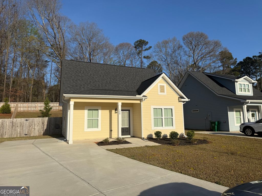 Photo of 108 Hidden Hills Dr, Carrollton, GA 30117 (MLS # 10710669)