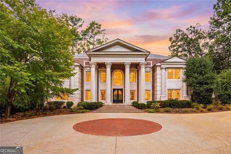 Photo of 3750 Tuxedo Road NW, Atlanta, GA 30305 (MLS # 10841756)