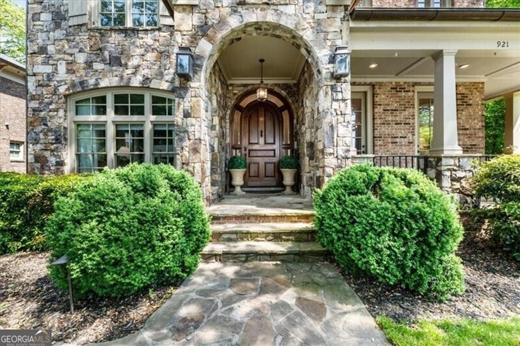 Photo of 921 Ponce De Leon Place NE, Atlanta, GA 30306 (MLS # 10730873)