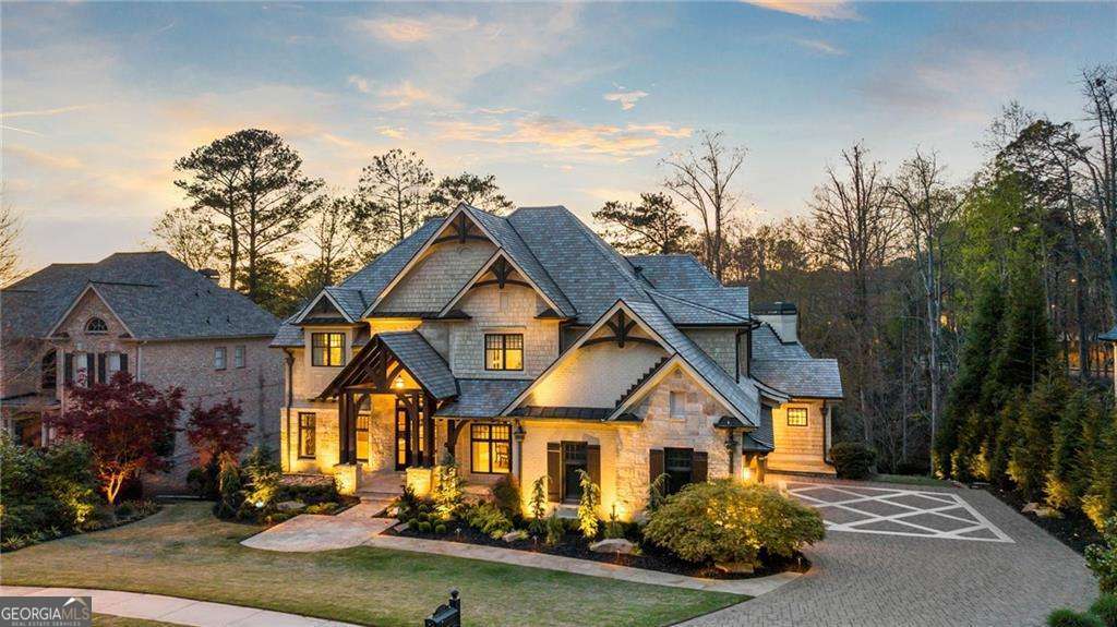 1125 Lake Shore Overlook