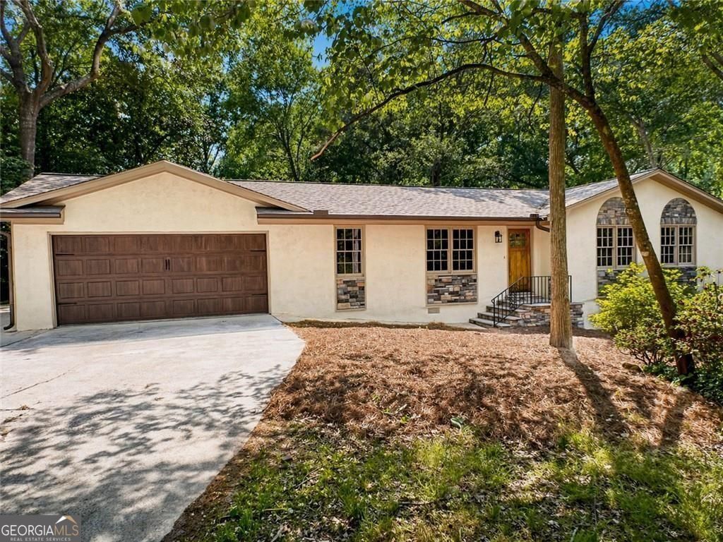 Photo of 2304 Rolling Acres Court, conyers, GA 30094 (MLS # 10739947)