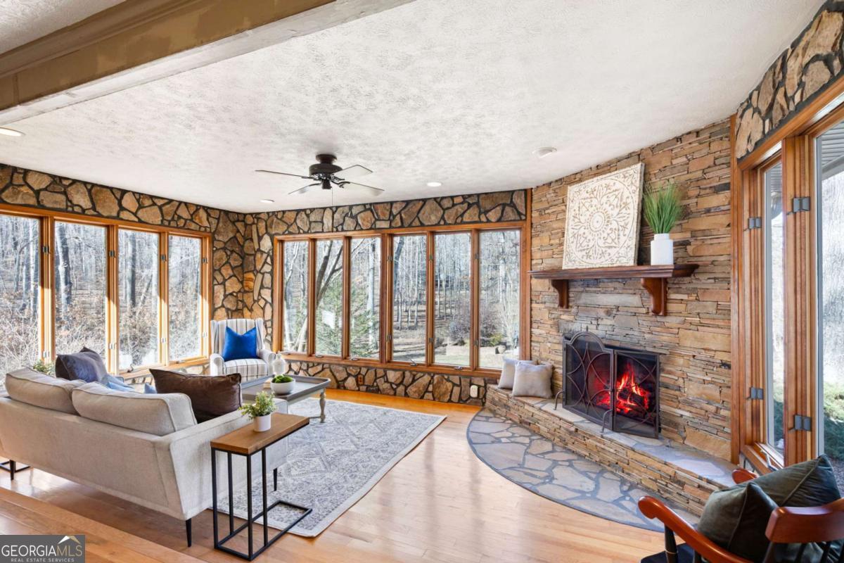 8277 Buchanan HWY - Photo 4