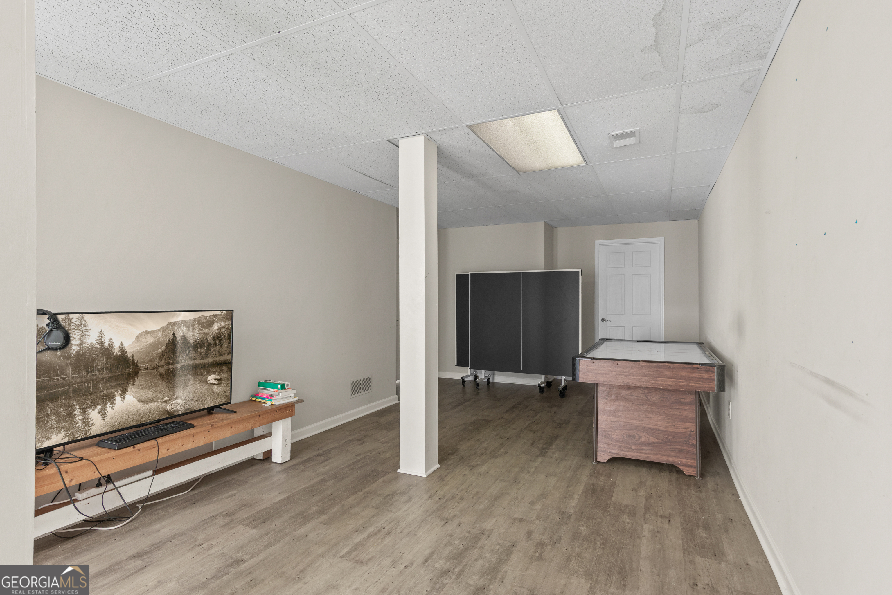 Roswell, Georgia 30075, United States, 5 Bedrooms Bedrooms, ,5 BathroomsBathrooms,Residential,Active,147089