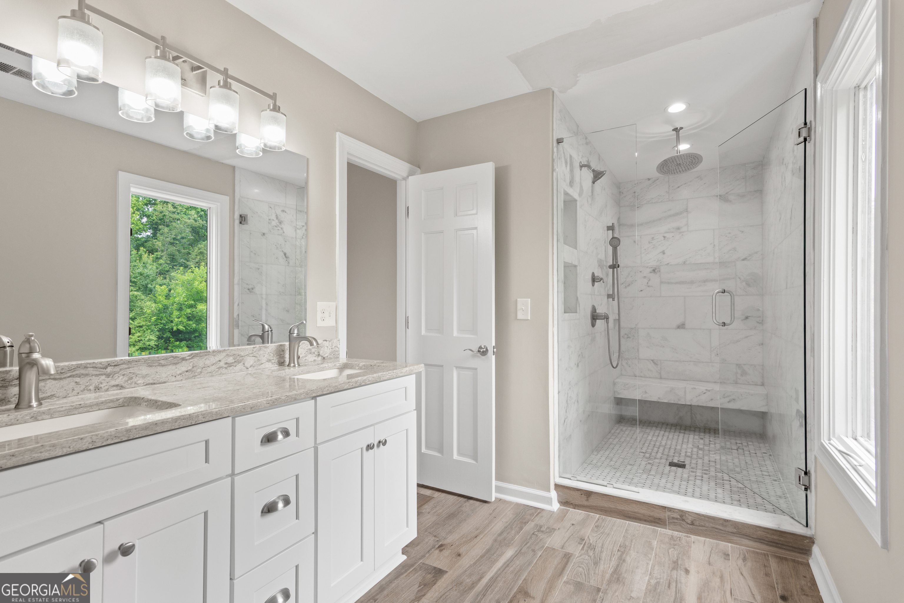 Roswell, Georgia 30075, United States, 5 Bedrooms Bedrooms, ,5 BathroomsBathrooms,Residential,Active,147089