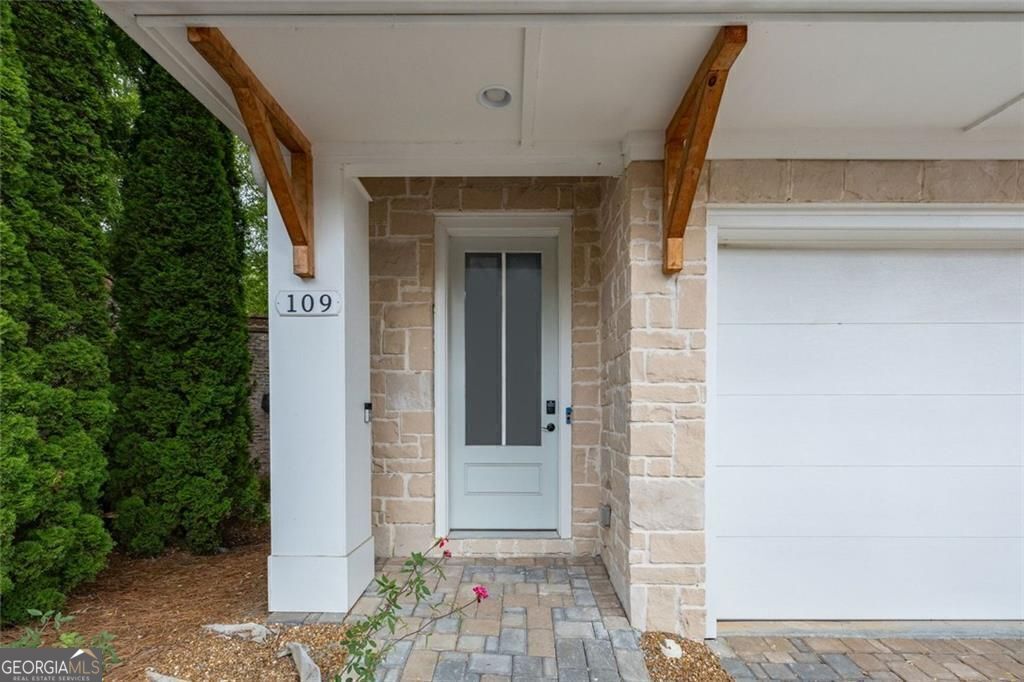 THE VILLAGE AT TOWNLAKE - Residential Lease