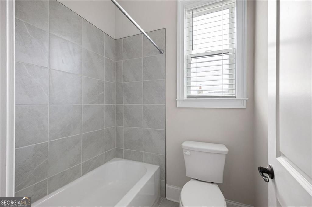 THE VILLAGE AT TOWNLAKE - Residential Lease