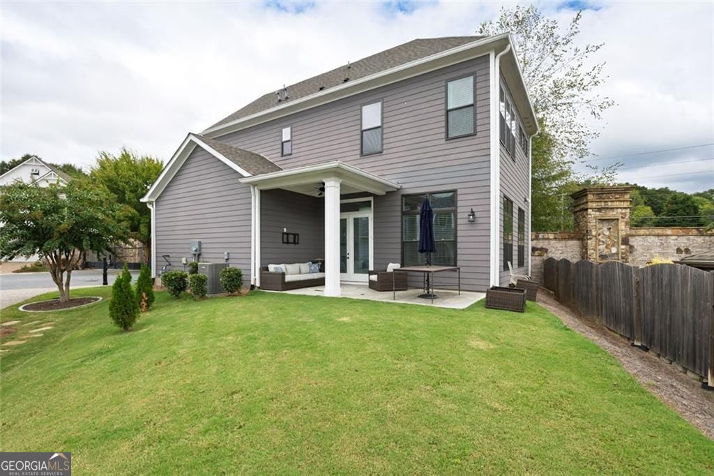 THE VILLAGE AT TOWNLAKE - Residential Lease