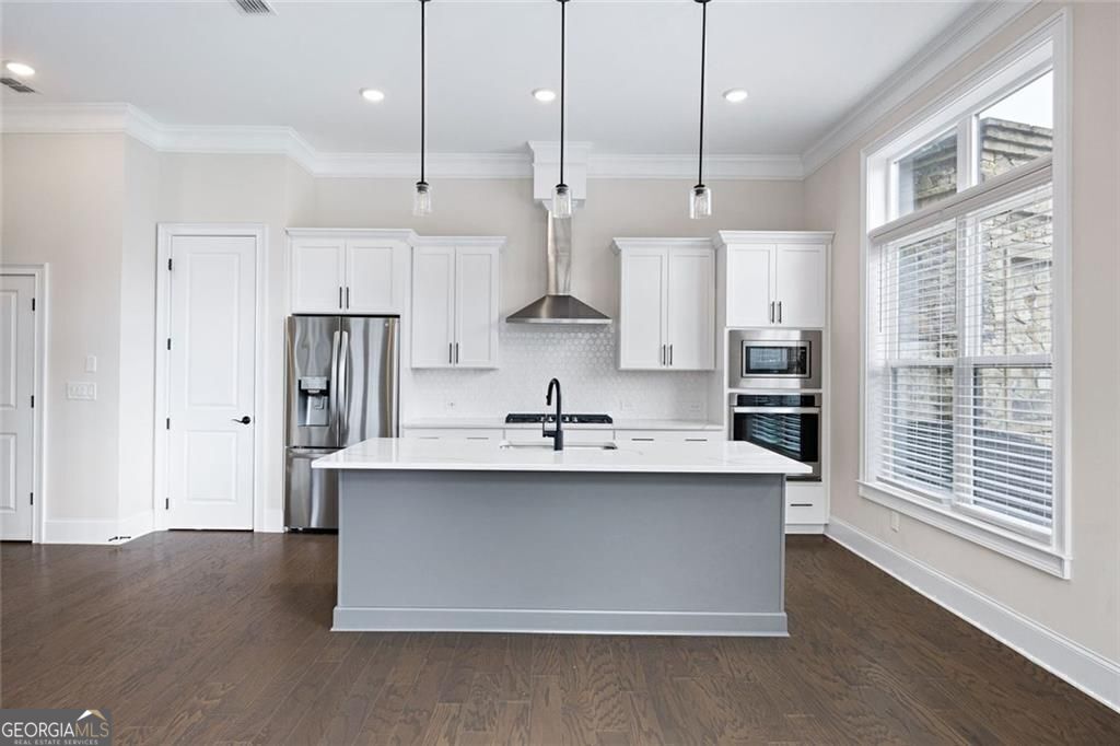 THE VILLAGE AT TOWNLAKE - Residential Lease