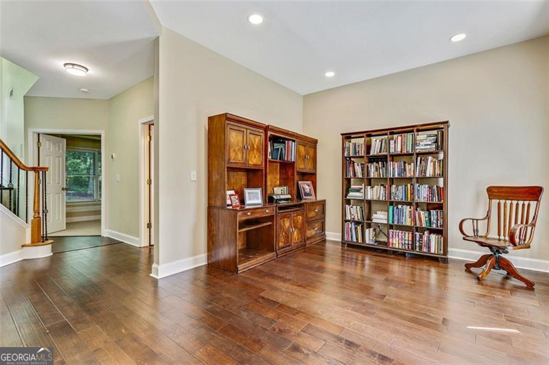 2058 WOODSIDE PARK