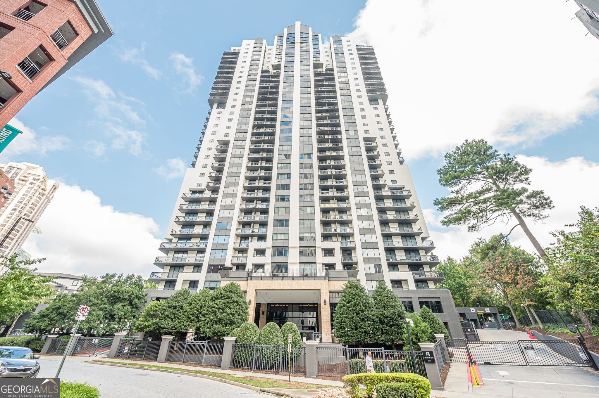 3481 Lakeside DR NE 1201