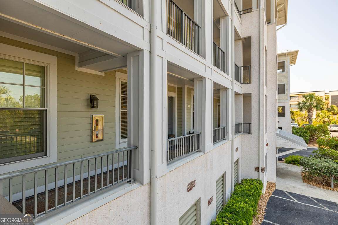 10 Marina DR 112