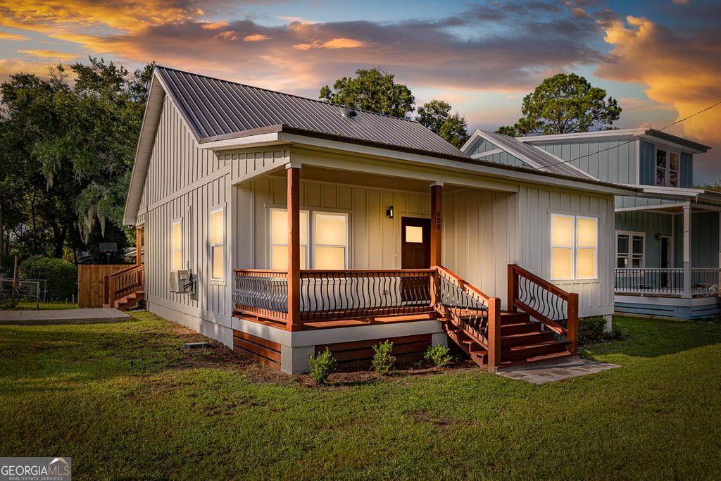 Photo of 608 Q Street, Brunswick, GA 31520 (MLS # 10701955)