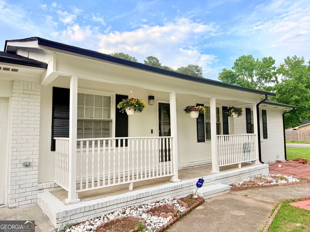 Photo of 6205 Fieldcrest Drive, Morrow, GA 30260 (MLS # 10774612)