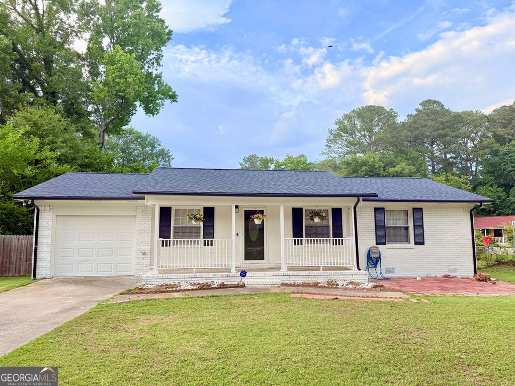 Photo of 6205 Fieldcrest Drive, Morrow, GA 30260 (MLS # 10774612)