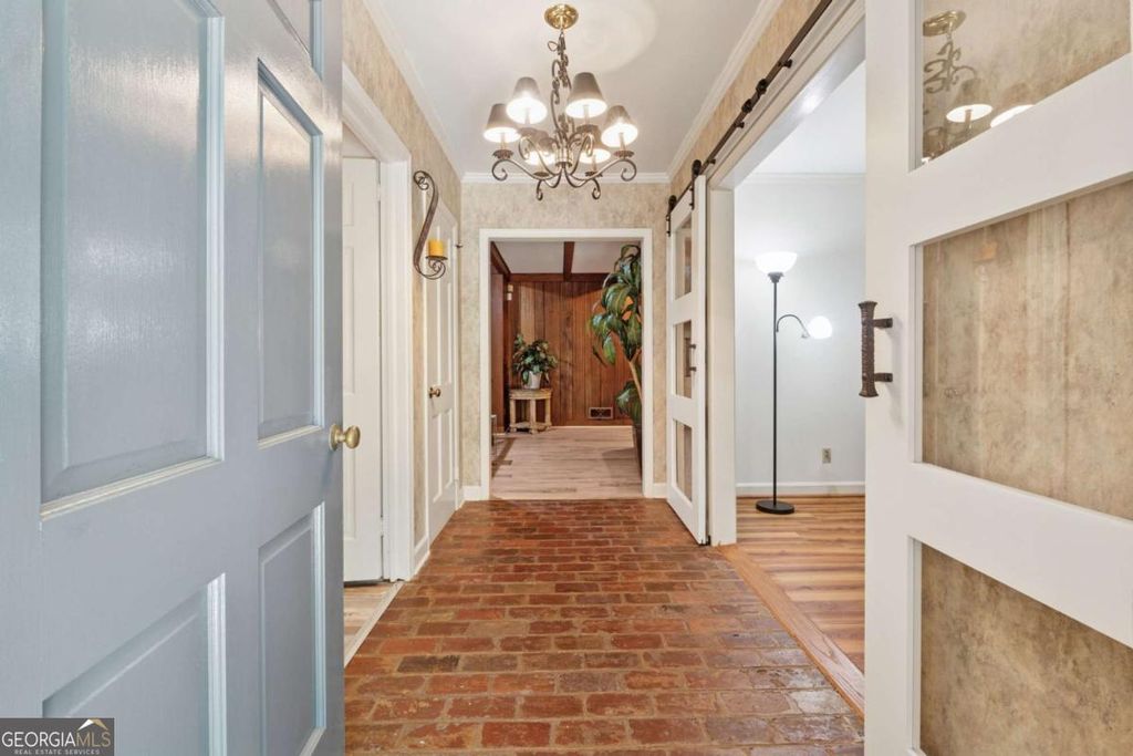 Photo of 1387 Springdale Road, Gainesville, GA 30501 (MLS # 10717375)