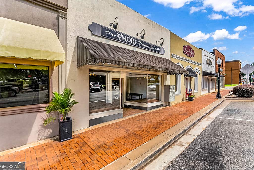 Photo of 8 E Main Street N, Hampton, GA 30228 (MLS # 10827645)