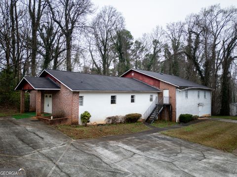 2766 White Oak DR Decatur GA 30032