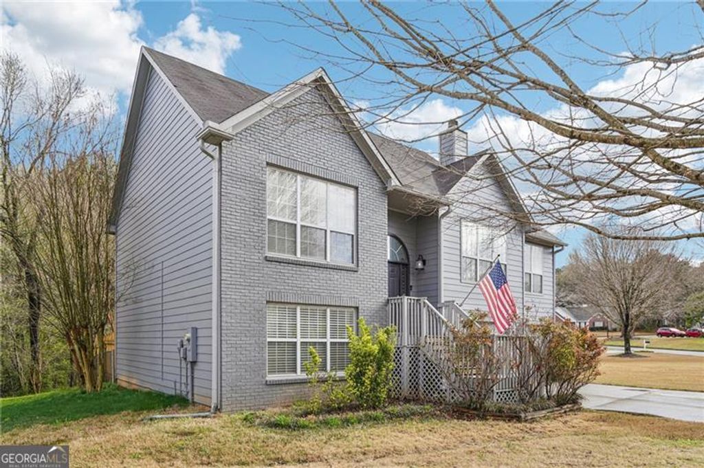 Photo of 1373 Richland Creek Trail, Sugar Hill, GA 30518 (MLS # 10712245)