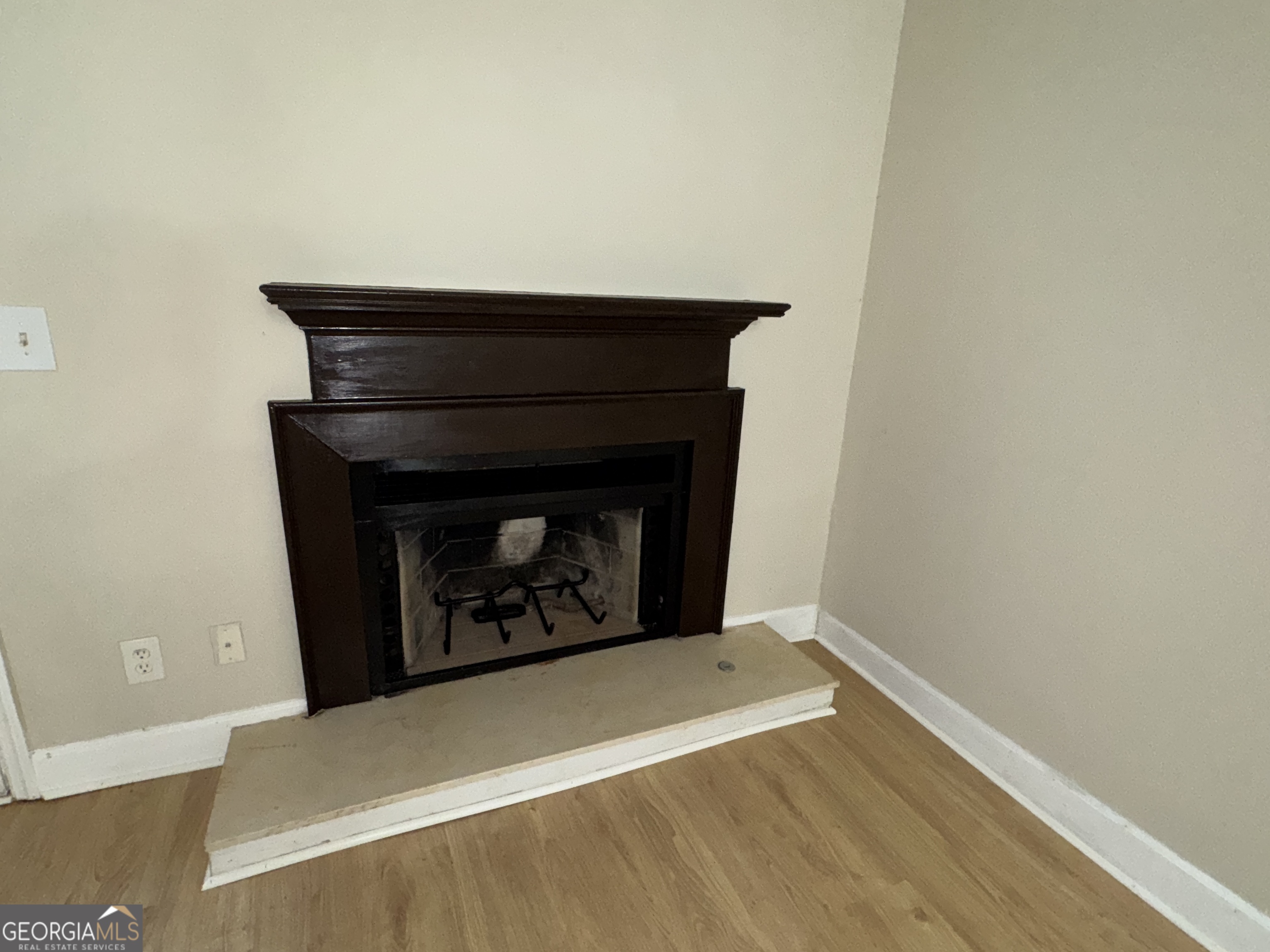 1944 Terri Meyer DR SE