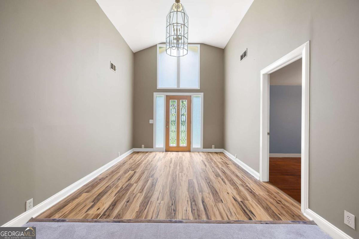 3272 Pinestream RD NW