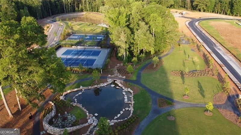 100 Carlyle LN