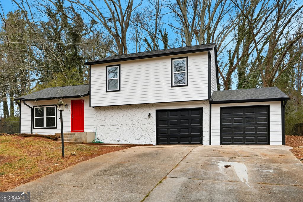 Photo of 677 Tarkington Road S, Stone Mountain, GA 30088 (MLS # 10679935)