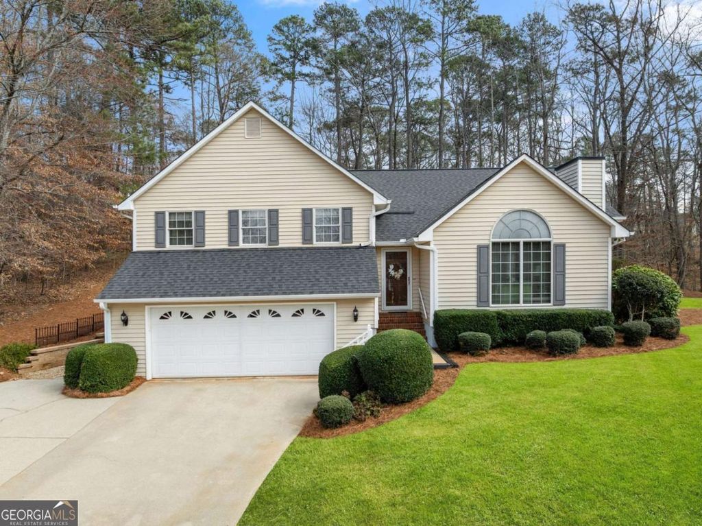 Photo of 3585 Ridgewood Point, Gainesville, GA 30504 (MLS # 10701135)