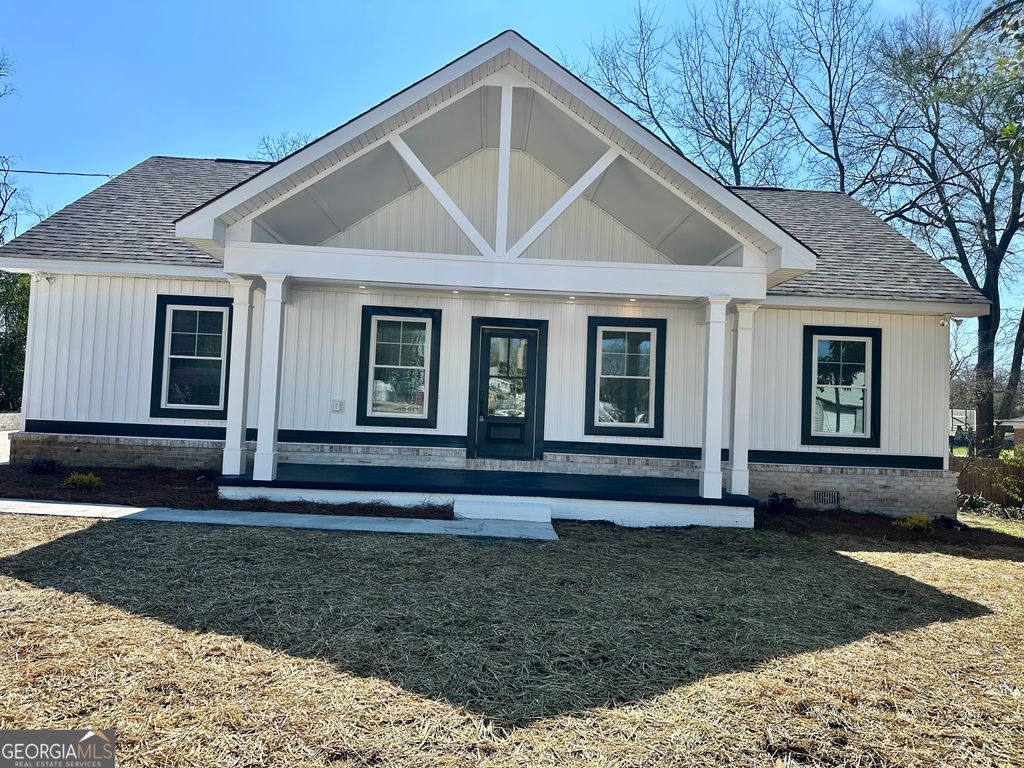 Photo of 130 W Hall Street, Milledgeville, GA 31061 (MLS # 10701413)