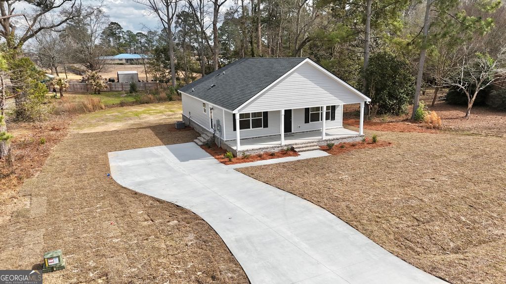 Photo of 103 Continental Street, Glennville, GA 30427 (MLS # 10696310)