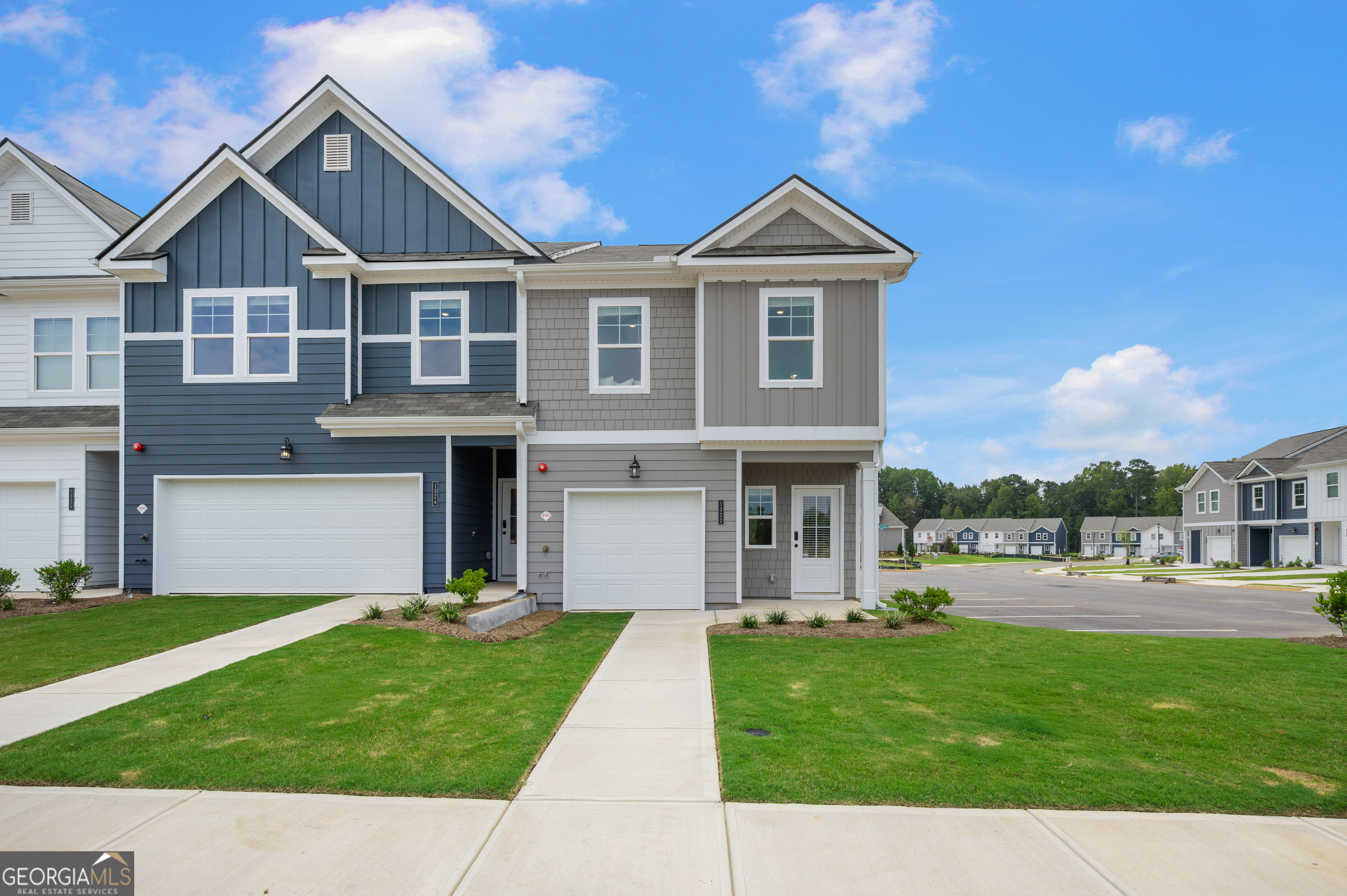 9472 Pinecrest PATH 323