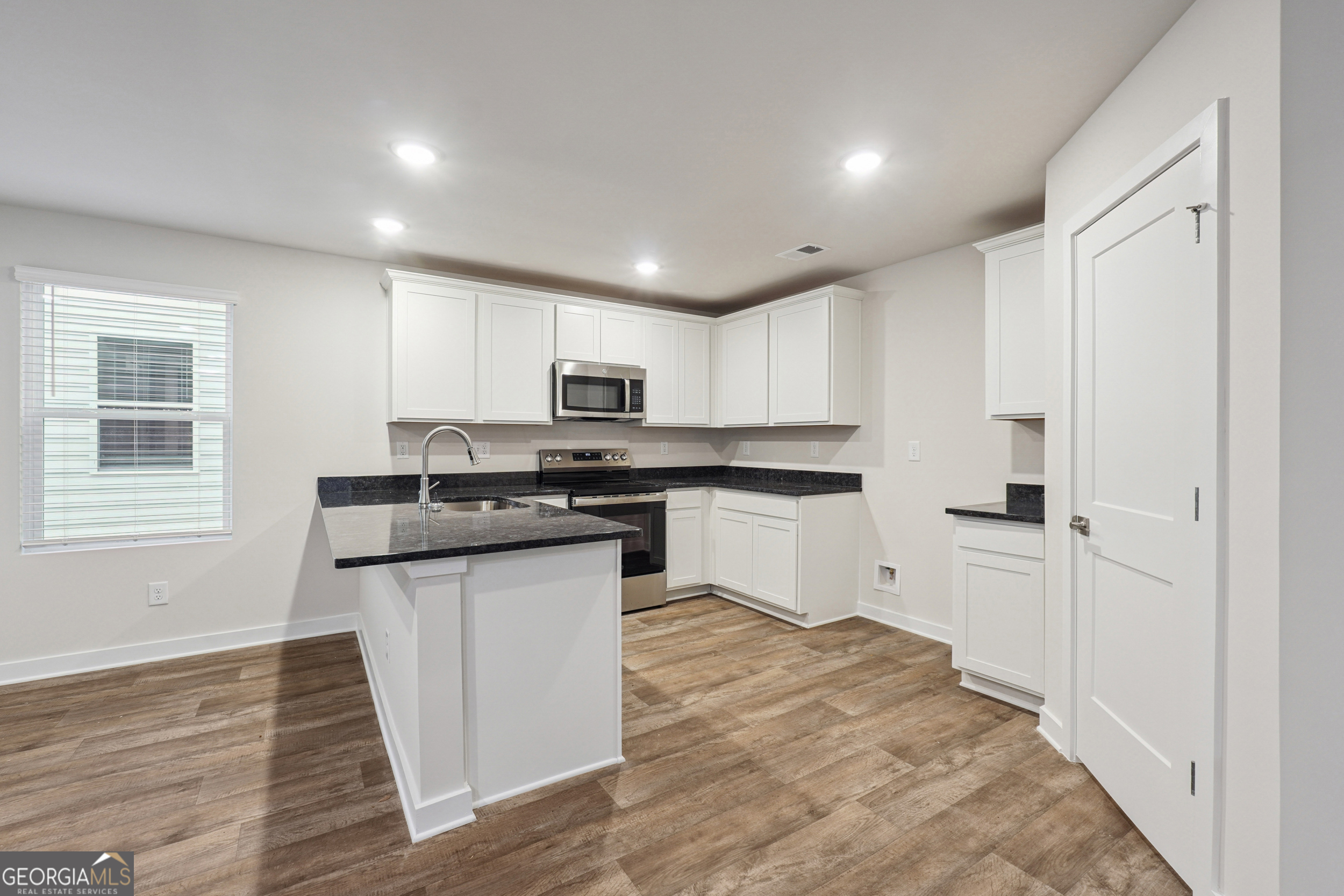 4811 Station LN 35