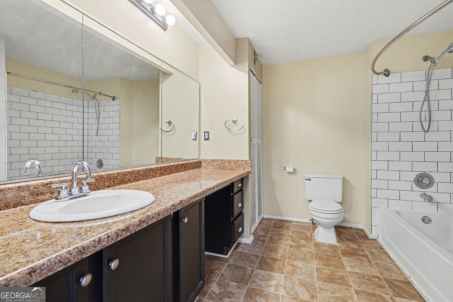 1325 Keys Lake DR NE