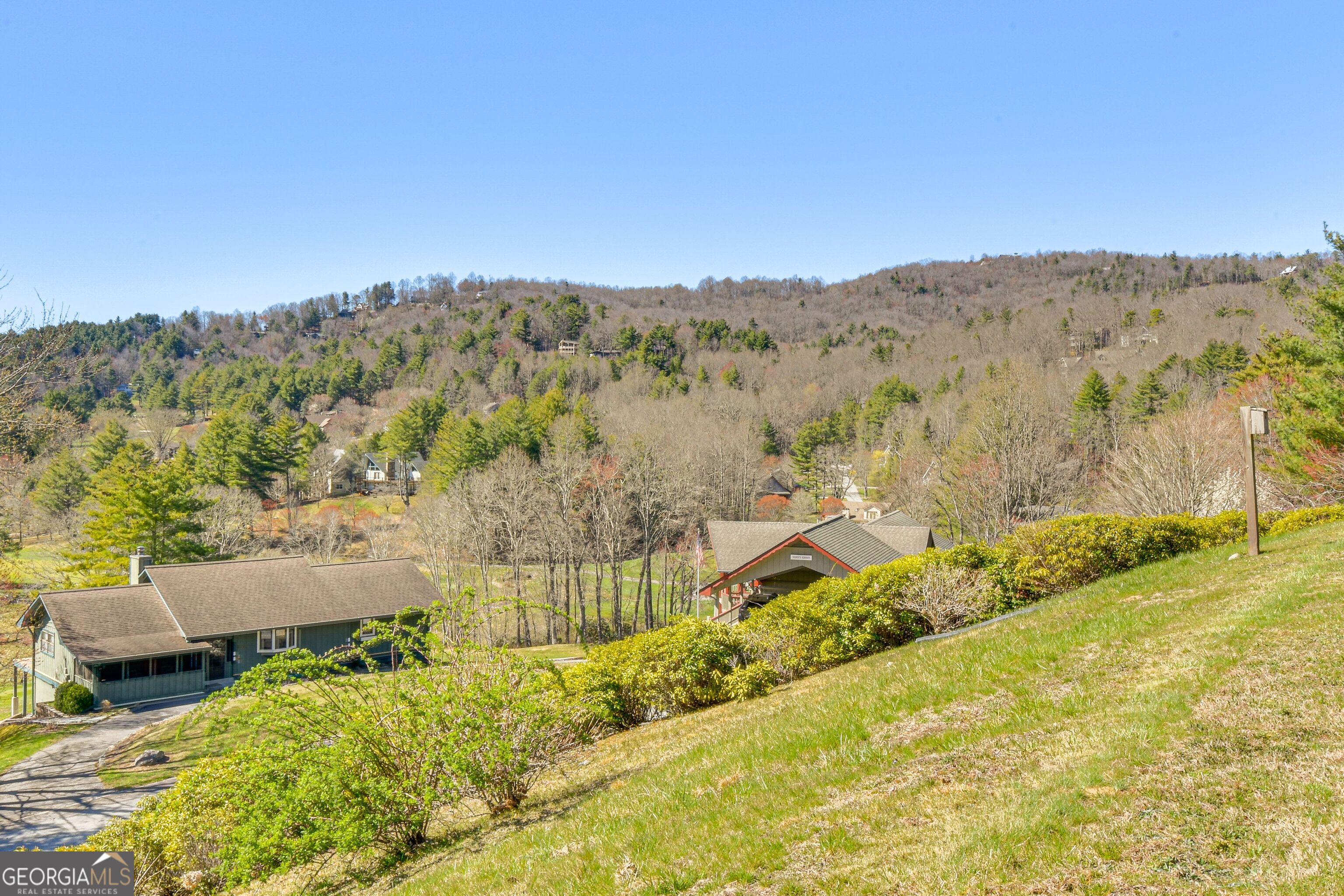 115 Broadmoor LN