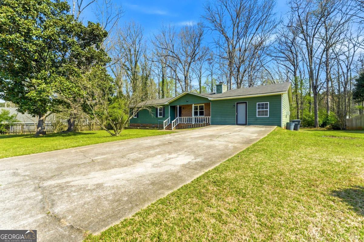 406 Hidden Valley Ct SE