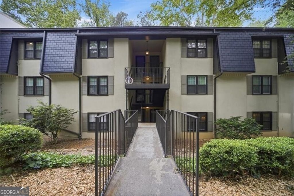 Photo of 32 Arpege Way NW #32, Atlanta, GA 30327 (MLS # 10757838)