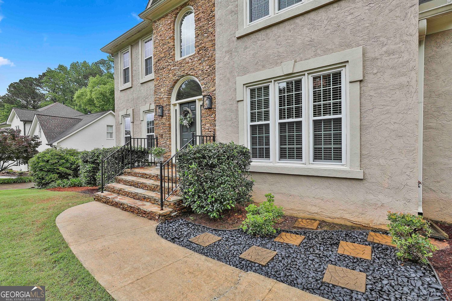 604 Magnolia LN