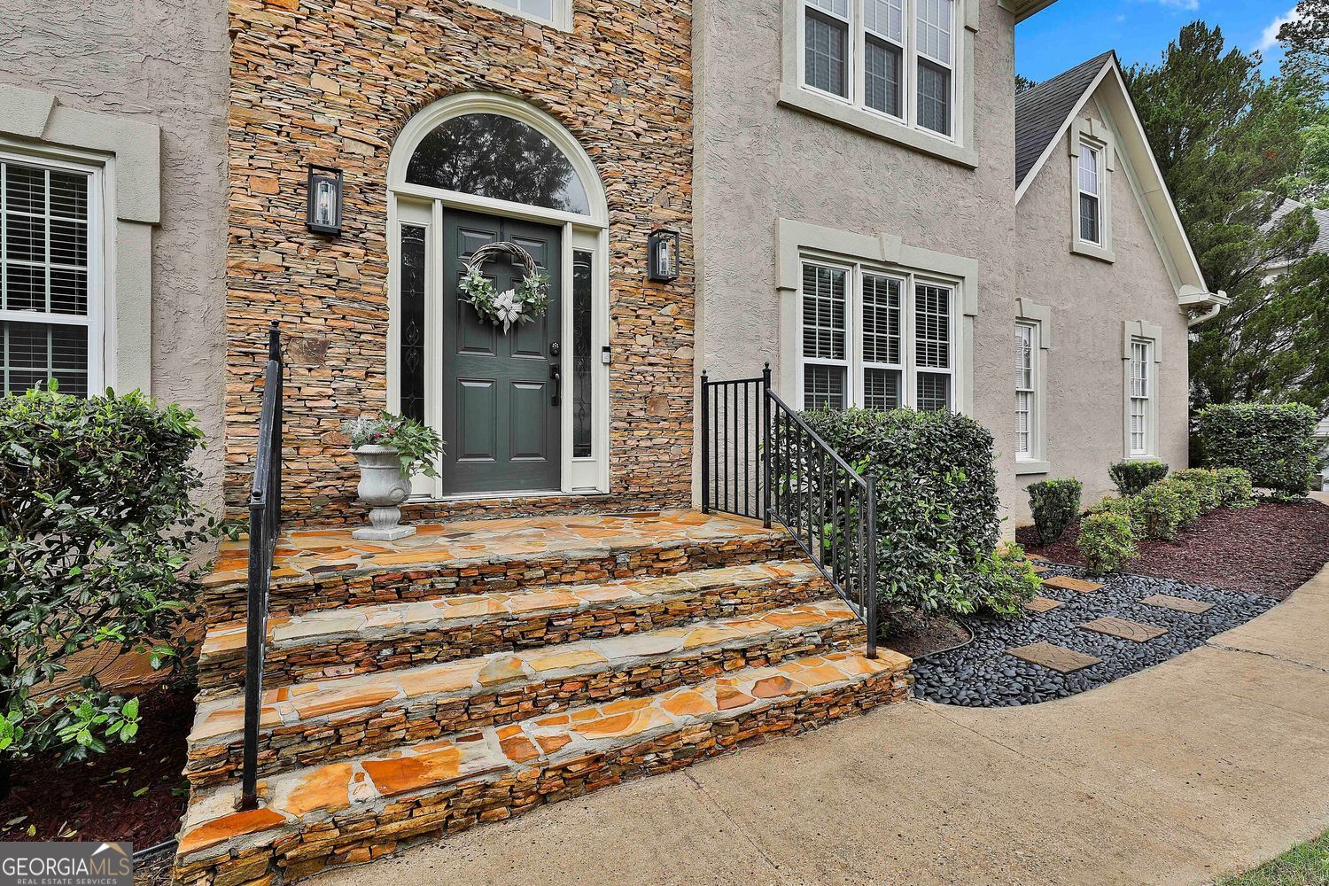 604 Magnolia LN