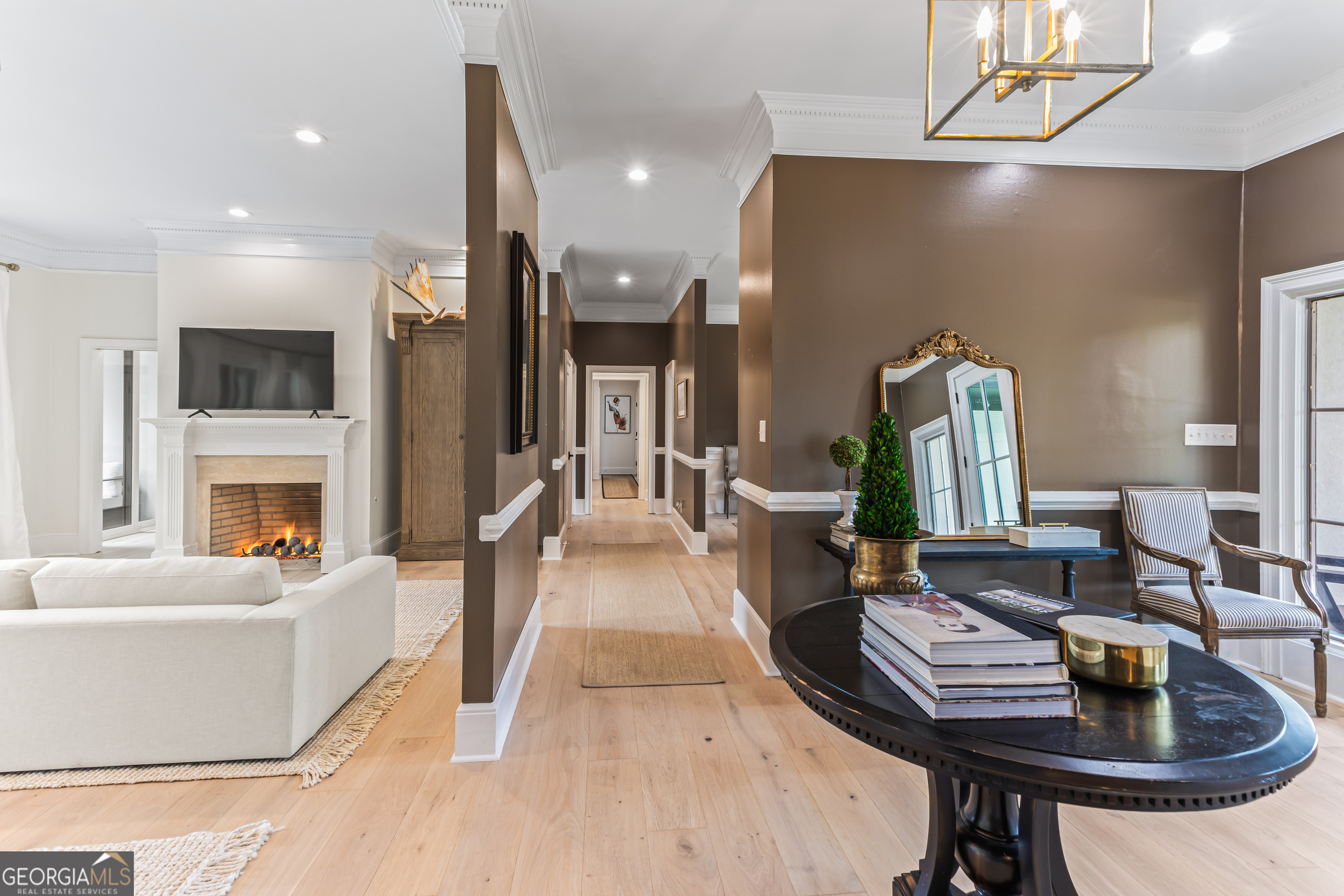 21 Westcross RD