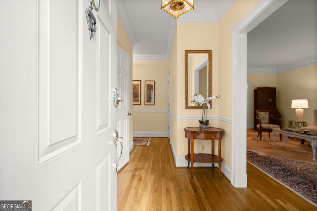 Photo of 40 Ivy Chase NE, Atlanta, GA 30342 (MLS # 10674439)