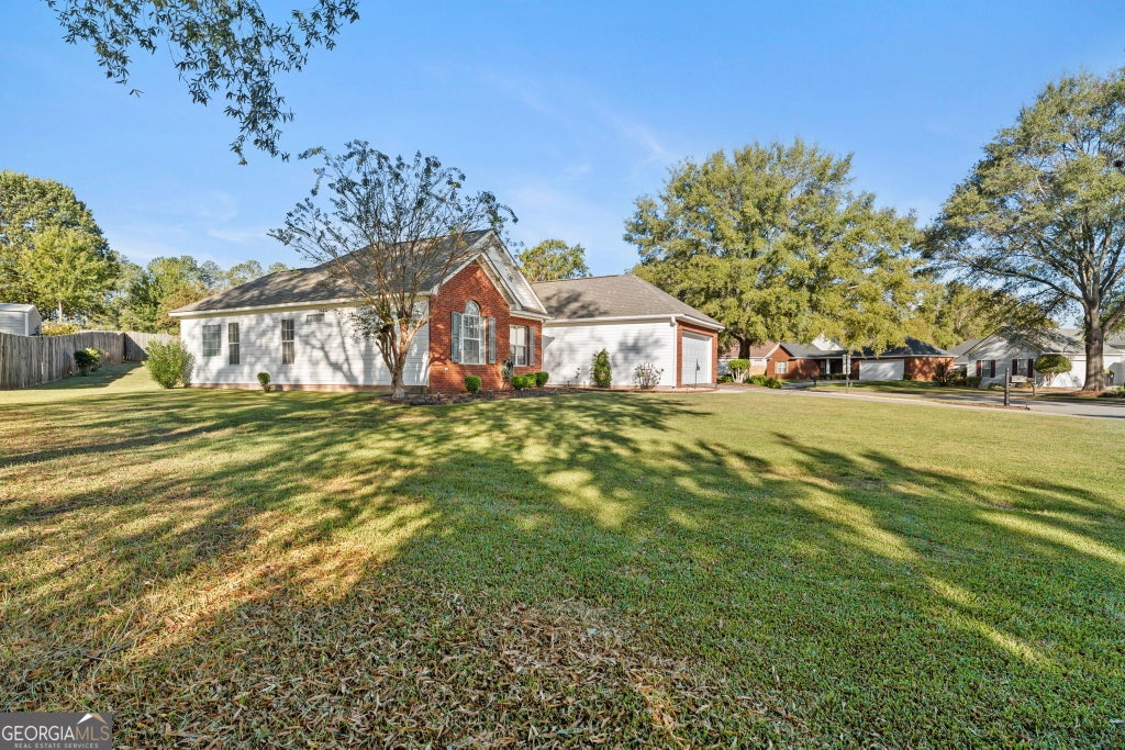 Photo of 140 Knights Bridge, Warner Robins, GA 31093 (MLS # 10876193)